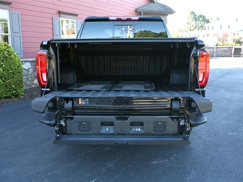 Used 2022 GMC Sierra 1500 AT4 w/ AT4 Premium Package AWD/4WD image 9