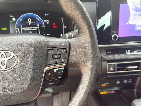 Used 2025 Toyota Camry LE w/ Convenience Package FWD image 23