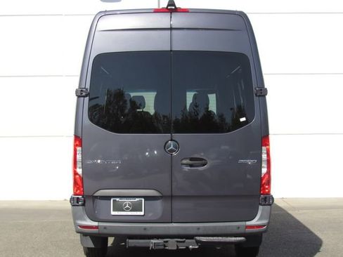 Used 2022 Mercedes-Benz Sprinter 2500 image 7