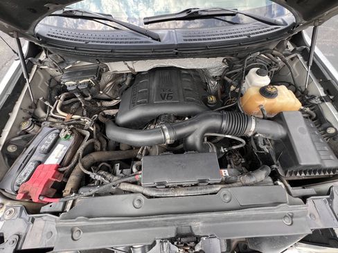 Used 2011 Ford F150 Lariat w/ Lariat Chrome Pkg AWD/4WD image 37