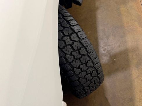 Used 2022 RAM 2500 Tradesman w/ Chrome Appearance Group AWD/4WD image 57