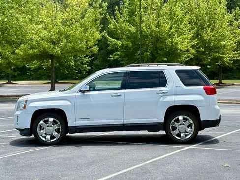 Used 2015 GMC Terrain SLE w/ Chrome Package AWD/4WD image 3