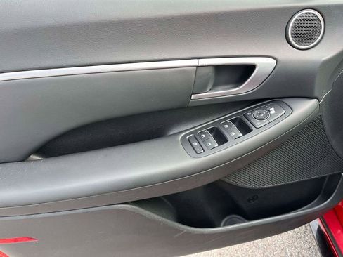 Used 2021 Hyundai Sonata SEL w/ Preferred Accessory Package image 12