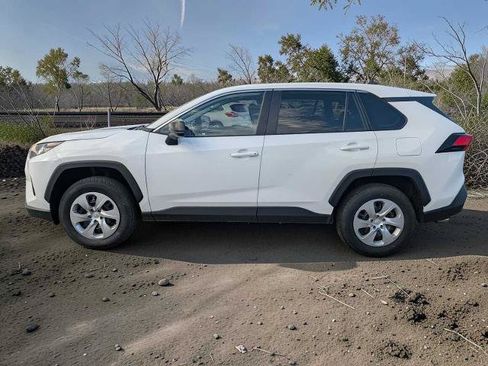 Used 2022 Toyota RAV4 LE w/ Carpet Mat Package (TMS) AWD/4WD image 3
