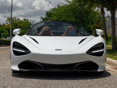 Used 2020 McLaren 720S Spider RWD image 5