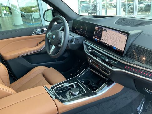 Used 2026 BMW X5 sDrive40i w/ M Sport Package RWD image 32