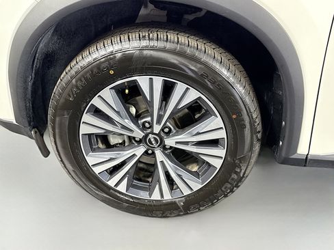 Used 2023 Nissan Rogue SV image 38