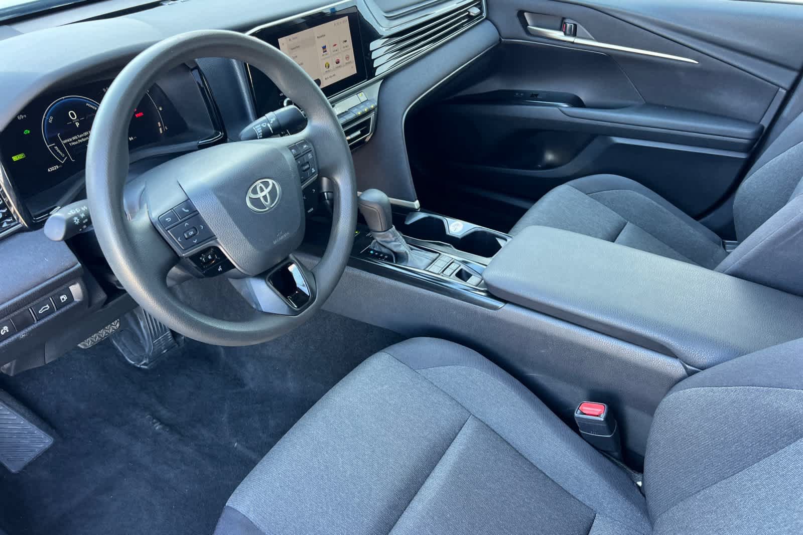 Certified 2025 Toyota Camry LE FWD image 9