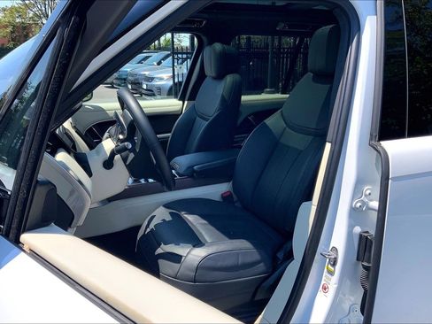 Used 2023 Land Rover Range Rover SE AWD/4WD image 7