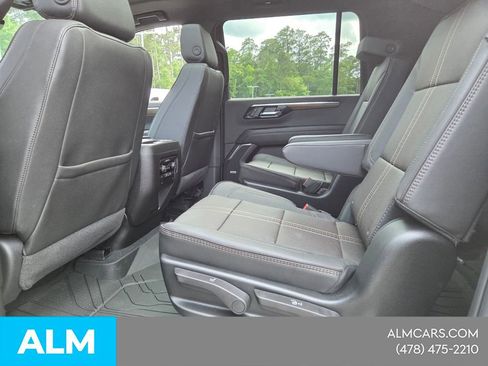 Used 2026 Chevrolet Suburban High Country w/ Sun And Tow Package AWD/4WD image 10