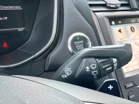 Used 2018 Ford Fusion Titanium image 23