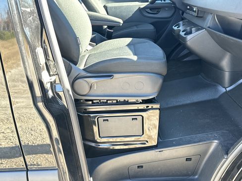 Used 2024 Mercedes-Benz Sprinter 2500 image 12