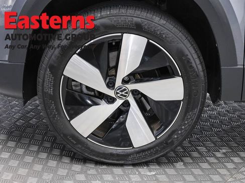 Used 2024 Volkswagen Taos S AWD/4WD image 32