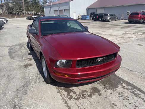 Used 2007 Ford Mustang Premium image 6