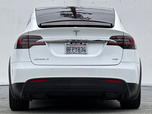 Used 2018 Tesla Model X 75D image 5
