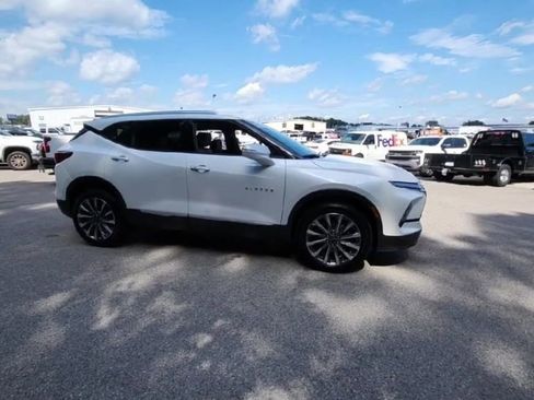 Certified 2025 Chevrolet Blazer Premier w/ Driver Confidence II Package image 7