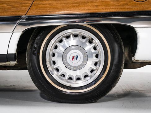 Used 1996 Buick Roadmaster Estate RWD image 10
