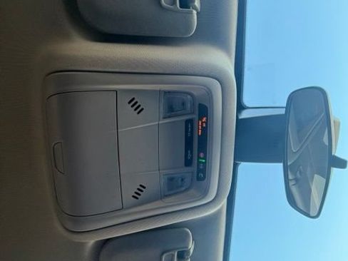 Used 2023 GMC Acadia SLE w/ Driver Convenience Package FWD image 12
