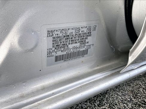 Used 2017 Nissan Versa SV image 36