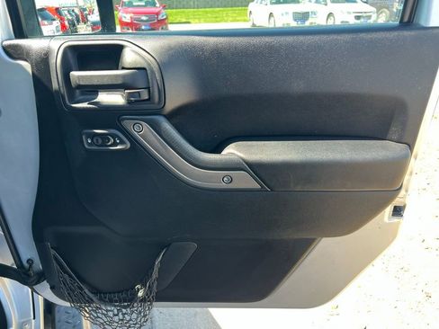 Used 2011 Jeep Wrangler Unlimited Sport image 22