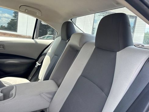 Used 2025 Toyota Corolla LE FWD image 5