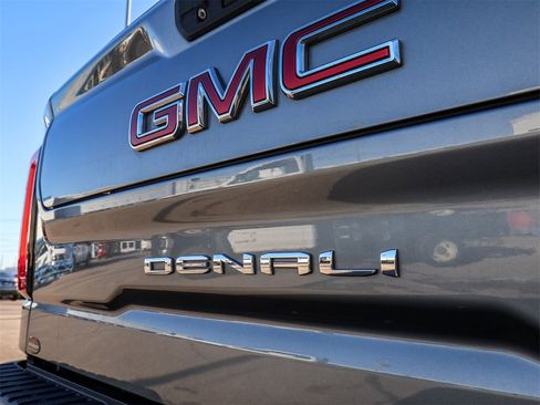 Used 2020 GMC Sierra 1500 Denali w/ Denali Premium Package image 11