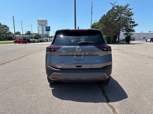 Used 2023 Nissan Rogue SV image 6