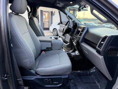 Used 2016 Ford F150 XLT w/ Equipment Group 302A Luxury AWD/4WD image 12