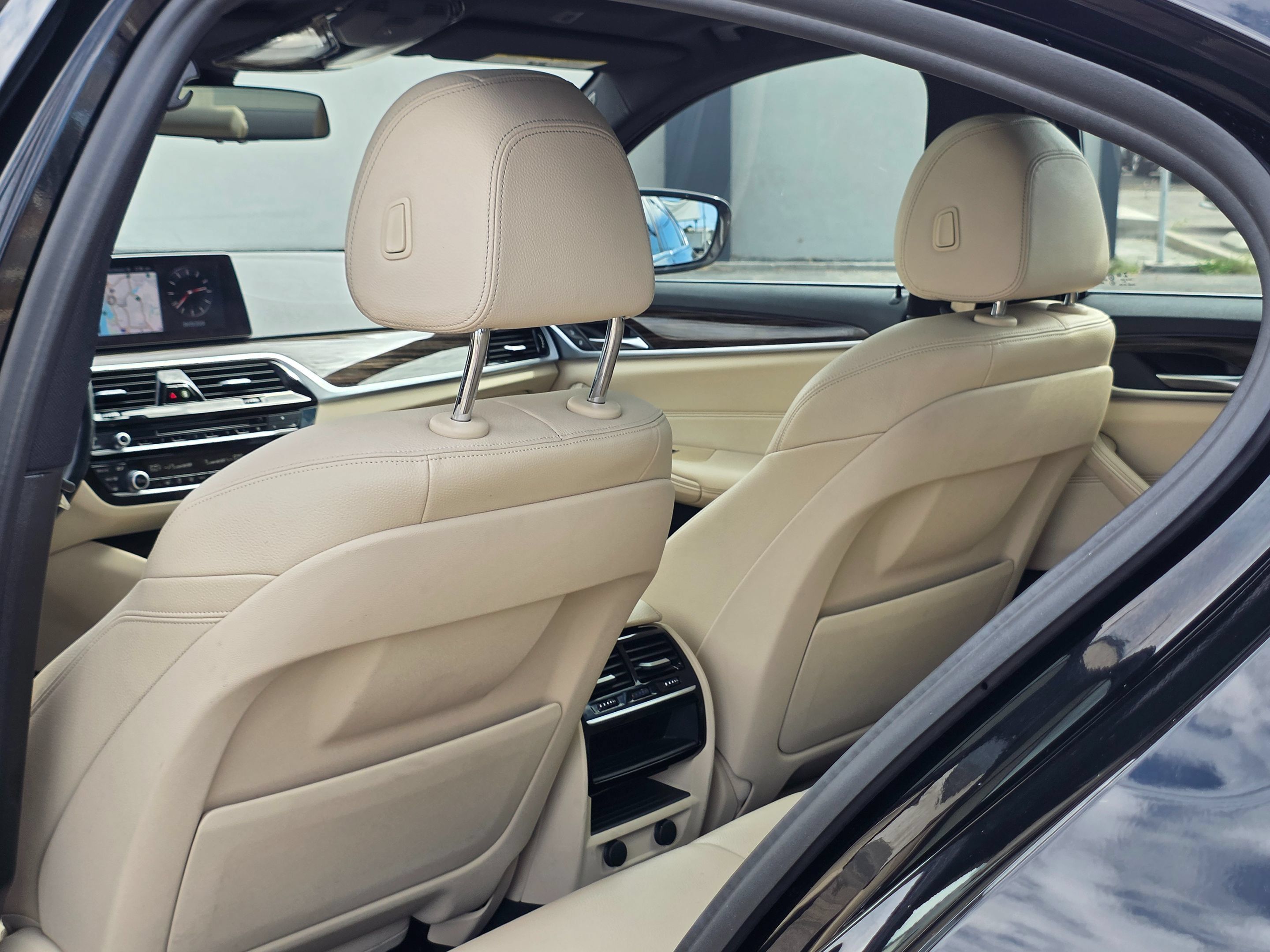 Used 2019 BMW 540i w/ Convenience Package RWD image 21