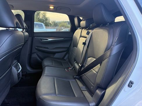 Used 2023 INFINITI QX50 Luxe image 9