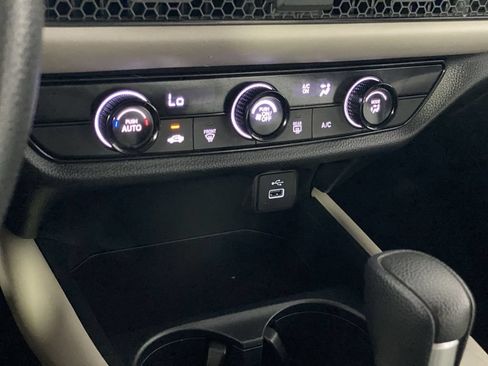 Used 2023 Honda HR-V LX image 22