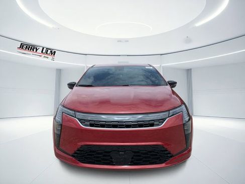 New 2027 Chrysler Pacifica Select FWD image 8
