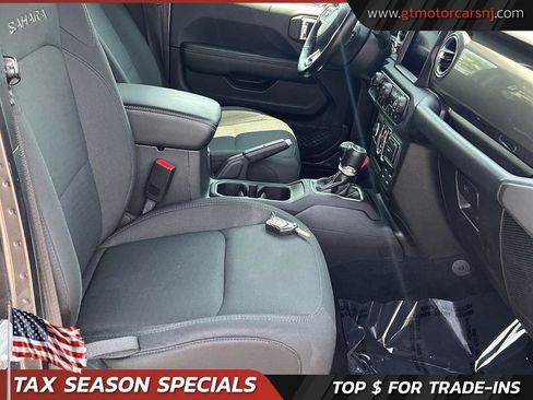 Used 2019 Jeep Wrangler Unlimited Sahara AWD/4WD image 15