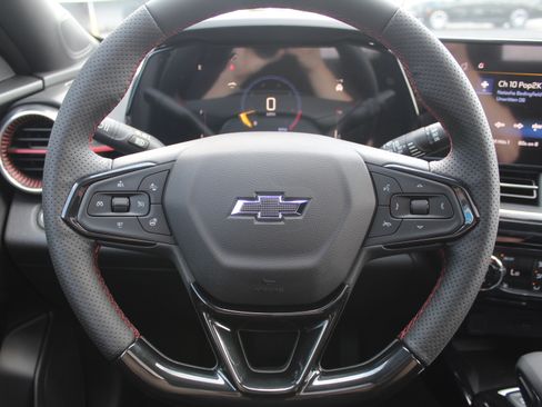 New 2026 Chevrolet Trax RS w/ Sunroof Package FWD image 12