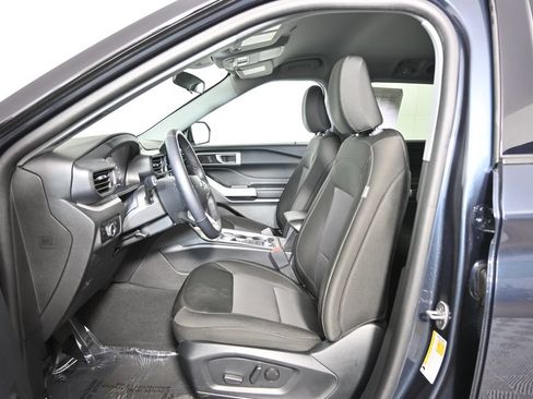 Used 2024 Ford Explorer XLT AWD/4WD image 21