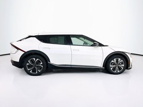 Used 2024 Kia EV6 Light AWD/4WD image 10