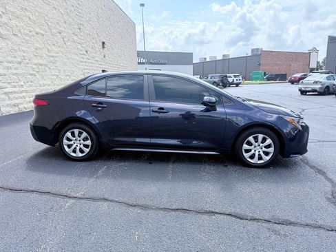 Used 2021 Toyota Corolla LE FWD image 6