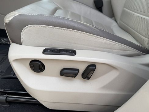 Used 2021 Volkswagen Atlas SEL Premium image 18