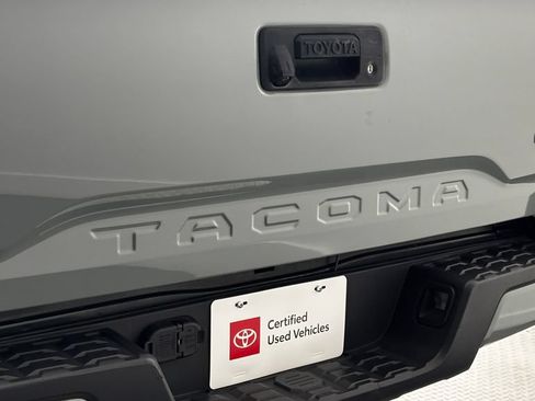 Used 2022 Toyota Tacoma TRD Sport AWD/4WD image 10