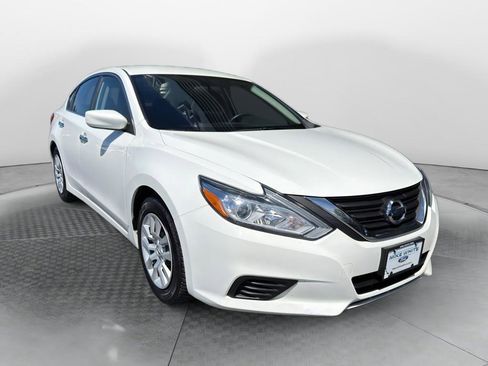 Used 2017 Nissan Altima 2.5 S w/ Power Driver Seat Package FWD image 1