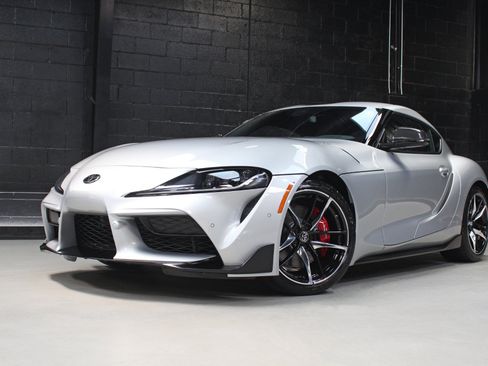 Used 2021 Toyota Supra Premium w/ Driver Assist Package RWD image 4