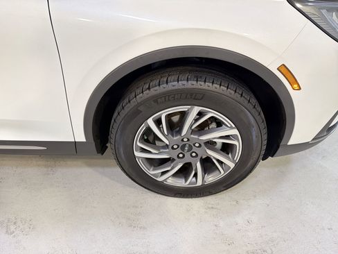 New 2026 Lincoln Corsair Premiere FWD image 29