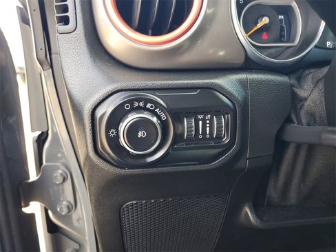 Used 2021 Jeep Wrangler Unlimited Sport image 15