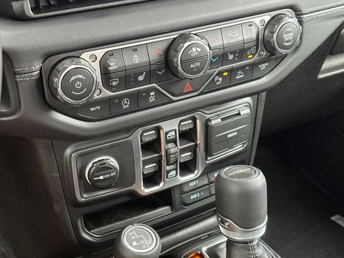 New 2026 Jeep Gladiator Sport AWD/4WD image 19
