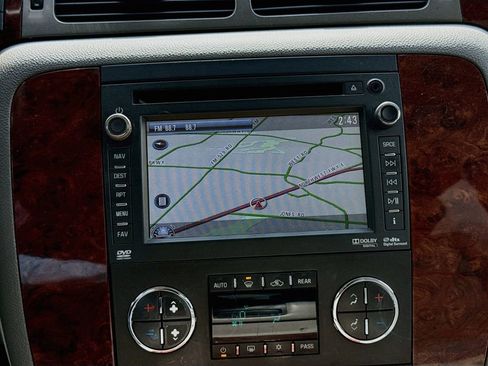 Used 2014 Chevrolet Tahoe LTZ image 13