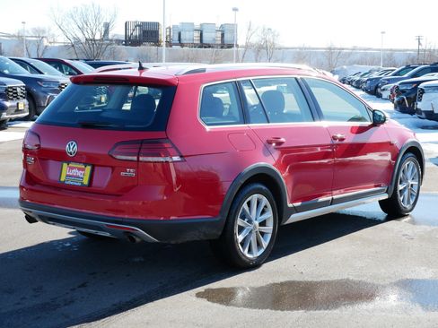 Used 2018 Volkswagen Golf Alltrack SE image 7