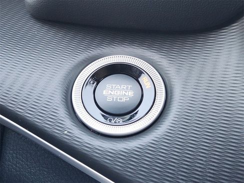 New 2025 Jeep Grand Cherokee Altitude image 15