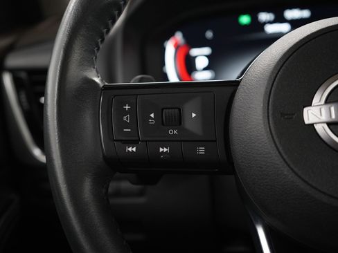 Used 2022 Nissan Rogue Platinum image 27