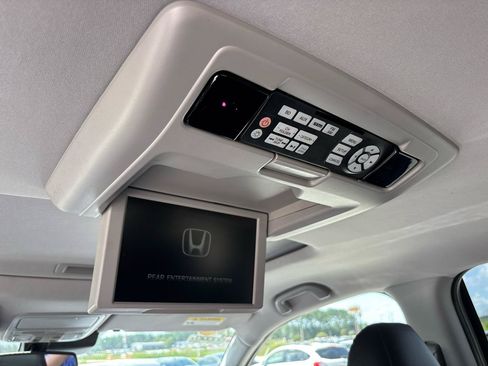 Used 2018 Honda Pilot Touring image 23