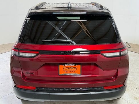 New 2025 Jeep Grand Cherokee Limited image 6